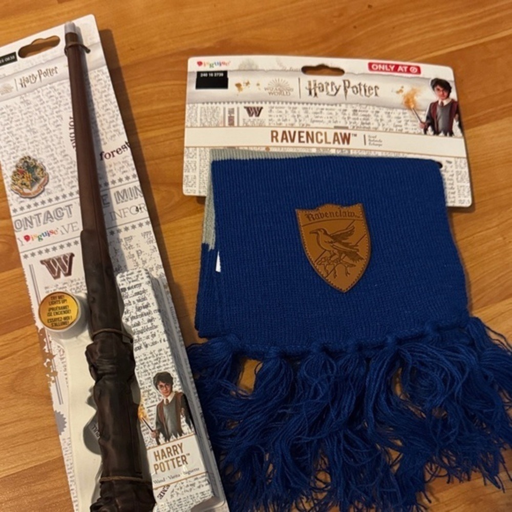 NEW Harry Potter Ravenclaw Adult/kids Costume, Scarf‎ & light up wand